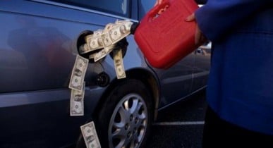 Акцизные планы властей могут взвинтить цены на бензин.