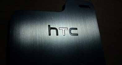 HTC запатентовала смартфон на два экрана.