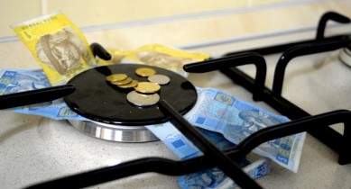 Азаров оценил убытки Украины от газовых контрактов в $15 млрд.