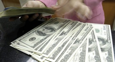 В Аргентине неплательщикам налогов предложили амнистию в обмен на доллары.