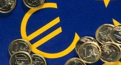 Еврокомиссия одобрила вступление Латвии в еврозону.