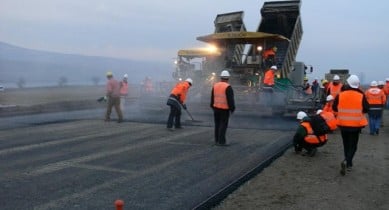 Кабмин выделит 681 млн грн на ремонт и строительство дорог.