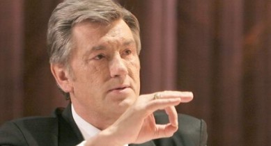 Ющенко говорит, что у него в банке меньше миллиона долларов.