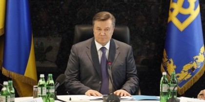 Янукович летит в Словакию на саммит.