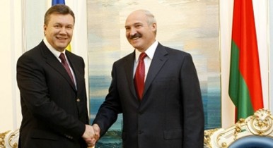 Сегодня к Януковичу прилетит Лукашенко