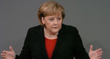Меркель предлагает реформы для преодоления молодежной безработицы в Европе.