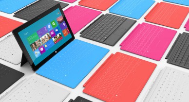 Microsoft снизил цену на планшет Surface из-за слабого спроса.