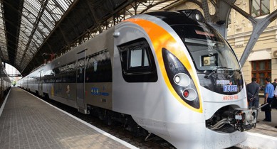 В Украине может существенно подорожать проезд в поездах Hyundai.