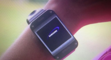 Samsung представила «умные часы» Galaxy Gear.