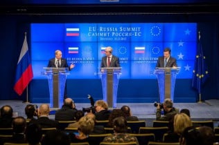 ЕС призвал Россию отказаться от давления на соседей