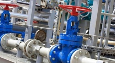 Украина планирует сократить закупку газа в России до 10 млрд куб. м в год .