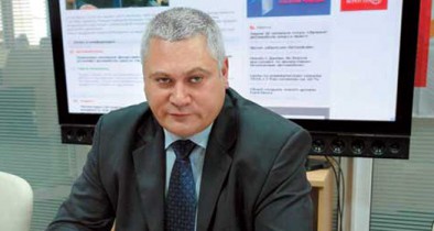 Прокуратура подозревает экс-руководителя ГАИ Украины Коломийца в злоупотреблениях и служебном подлоге.