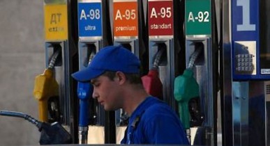 Продажи бензина на АЗС Украины в августе сократились на 3,1%.
