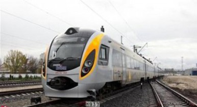 Украинская ж/д отменила один из маршрутов поездов Hyundai.