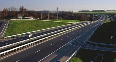 Кабмин утвердил госпрограмму развития автодорог на 2013-2018 гг. на 214 млрд гривен.