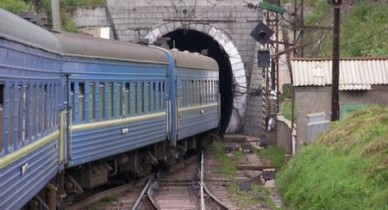 Львовская железная дорога заканчивает подготовку пассажирского хозяйства к зиме.