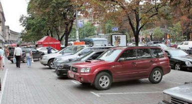 Убытки Киева из-за нелегальных парковок составляют 17 млн гривен ежемесячно.
