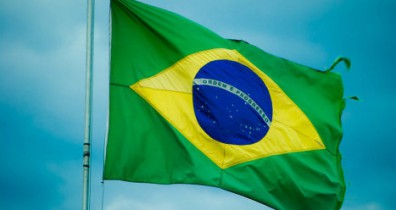 Moody's понизило прогноз по рейтингу Бразилии.