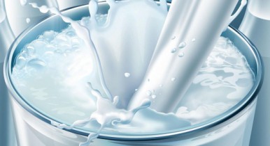 Онищенко снова пообещал запретить литовское молоко.