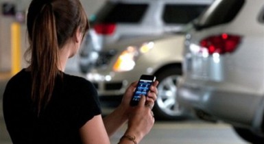 Минрегион инициирует введение безналичного способа оплаты за парковку с помощью мобильных телефонов.