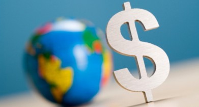 Доллар остается ведущей мировой валютой.