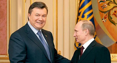 Янукович сегодня в Минске встретится с Путиным.