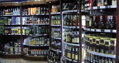 Миндоходов аннулировало более 20 тыс. лицензий на торговлю алкоголем и табаком.