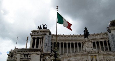 Правительство Италии продало облигации на 30 млрд долларов.