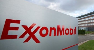 Фонд миллиардера Баффета заявил о владенни менее 1% акций Exxon Mobil на 3,45 млрд долларов.