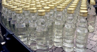 Производство водки в Украине в октябре сократилось на 16,4%.