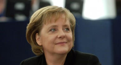 Меркель гарантирует Греции дальнейшую помощь в преодолении кризиса.