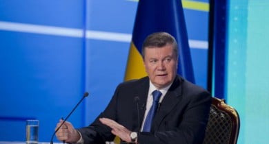 Янукович обещает в ближайшее время ответить на все вопросы.