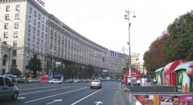 В Киеве движение автотранспорта на Крещатике перекрыто.