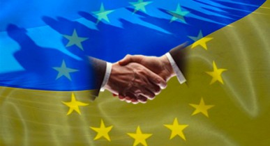 Азаров настаивает, что Украине от ЕС нужно минимум 150-160 млрд евро.