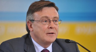 Украина будет продолжать настаивать на трехсторонних переговорах по СА.