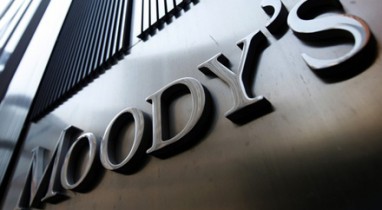 Moody's повысило рейтинг трех банков Греции.