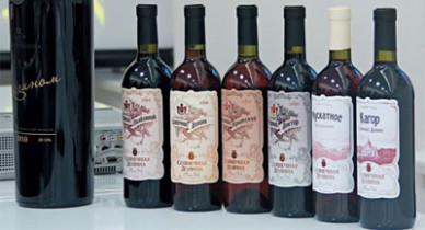 Нардеп предлагает увеличить акциз на крепленые вина и вермуты до 2,89 грн за литр.