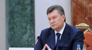 Янукович назвал причины экономического кризиса в стране.