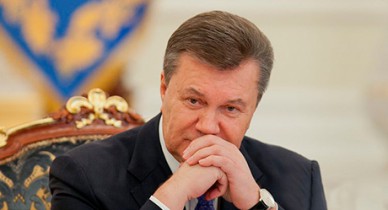 Президент Янукович принял отставку Азарова.