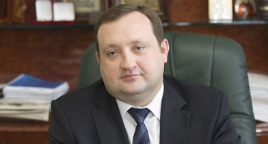 Обязанности премьер-министра будет исполнять Сергей Арбузов.