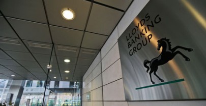 Крупнейший британский розничный банк сокращает больше тысячи сотрудников.