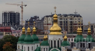 S&P понизило рейтинги трех украинских городов и Крыма.
