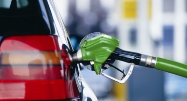 Текущий курс доллара создает предпосылки для удорожания бензина до 50 коп./литр.