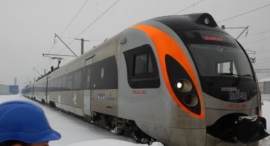 «Укрзализныця» временно сняла с эксплуатации поезда Hyundai.