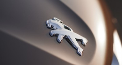 S&P понизило рейтинг Peugeot.