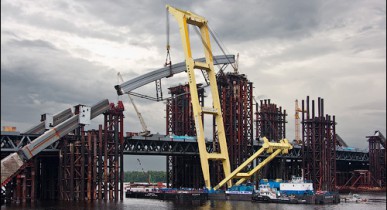 В КГГА пообещали продолжить строить Подольский мост и развязку на Почтовой площади