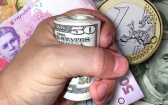 НБУ предлагает отменить гарантии по валютным депозитам