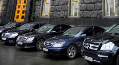 Кабмин распродал свои автомобили на 2 миллиона гривен