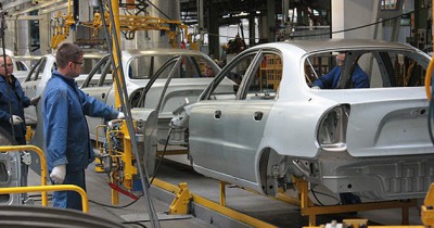 Украина расследует импорт легковых автомобилей из РФ