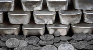 Цены на серебро упали до четырехлетнего минимума
